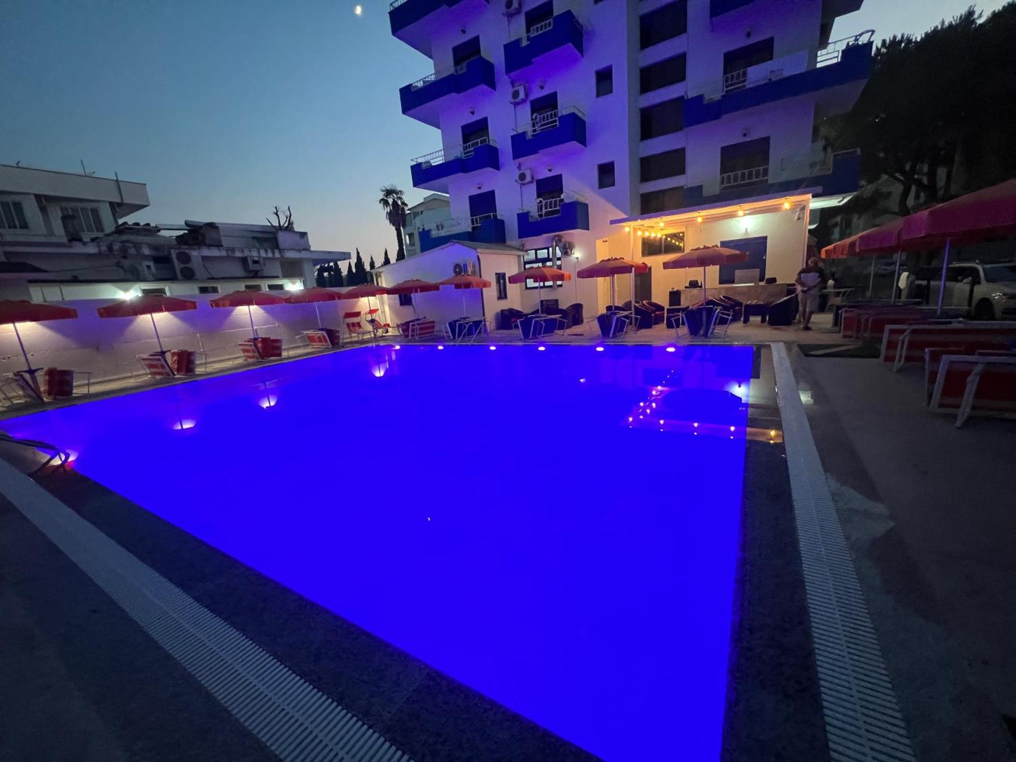Blue Balcony Hotel Golem  Exteriér fotografie